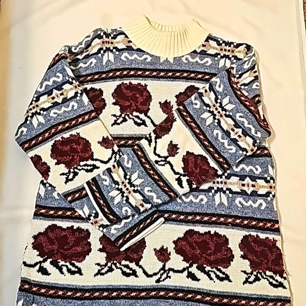 Donna Scott Vintage Light Blue & Burgandy Floral Turtleneck Sweater medium